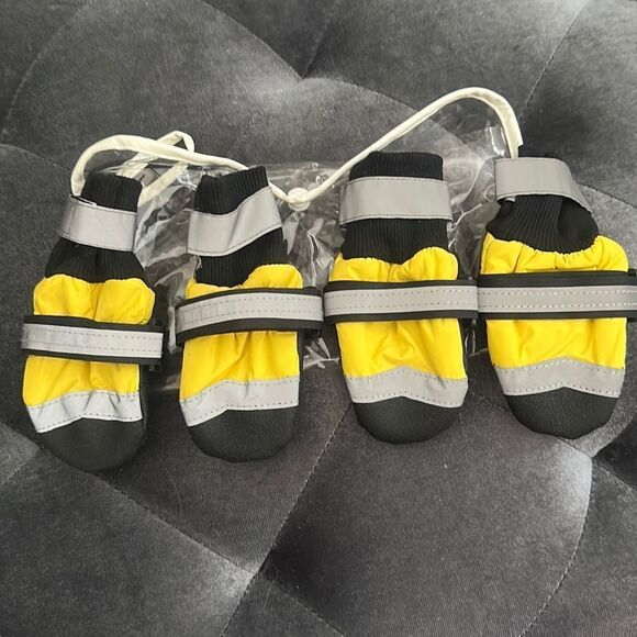 Water resistant reflective stripe zelcro dog‎ boots size large - Picture 1 of 3